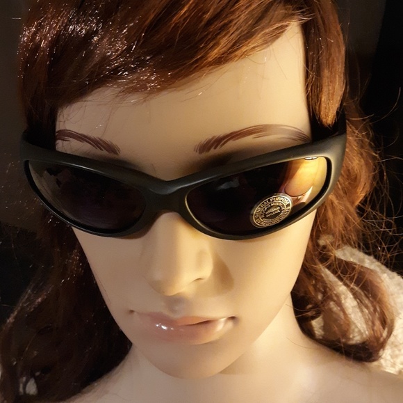 Unisex Black Matte Finish Plastic Sunglasses - Picture 5 of 5